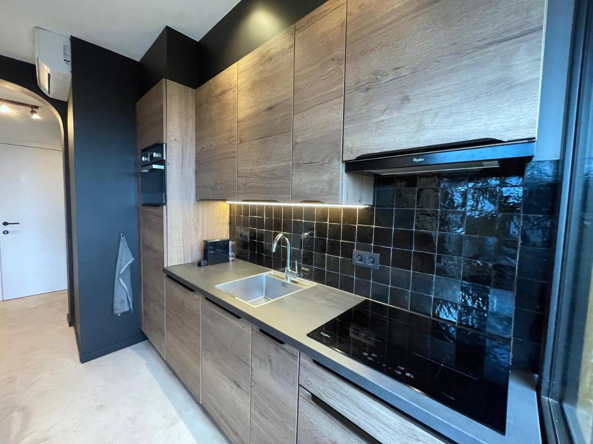 3 Room Luxury Design Apartment With Airconditioning, Close To Gent St-Pieters Station Bagian luar foto