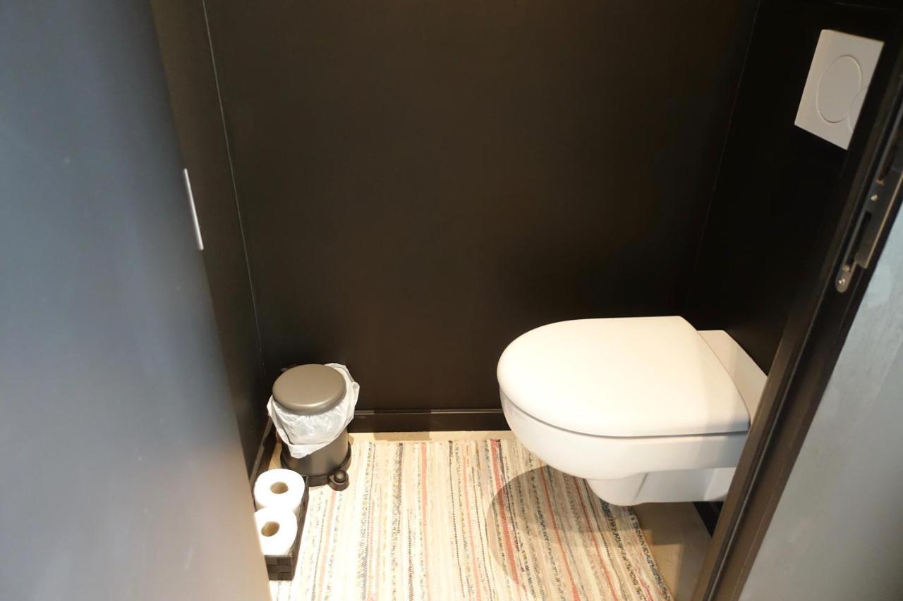 3 Room Luxury Design Apartment With Airconditioning, Close To Gent St-Pieters Station Bagian luar foto