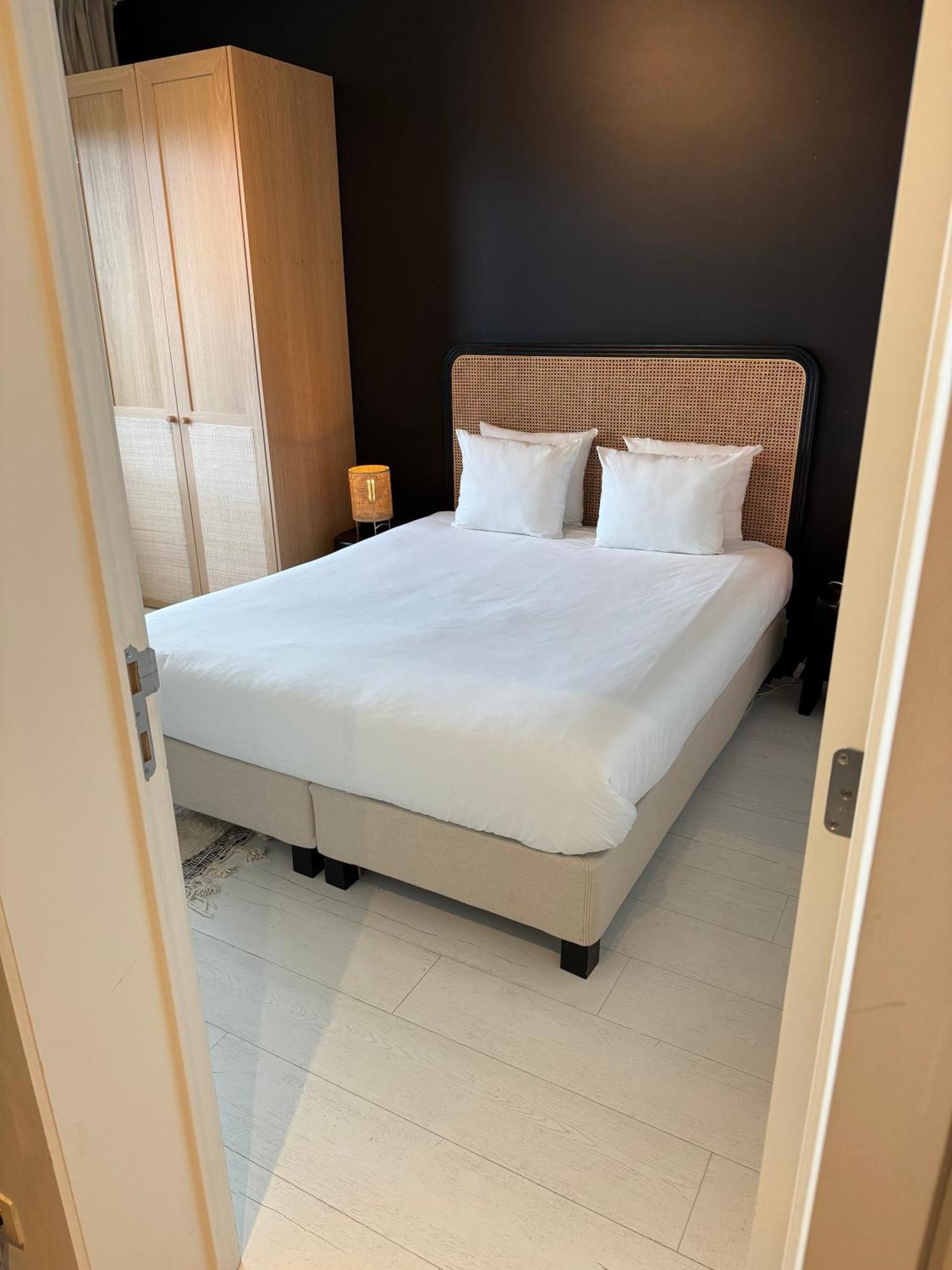 3 Room Luxury Design Apartment With Airconditioning, Close To Gent St-Pieters Station Bagian luar foto